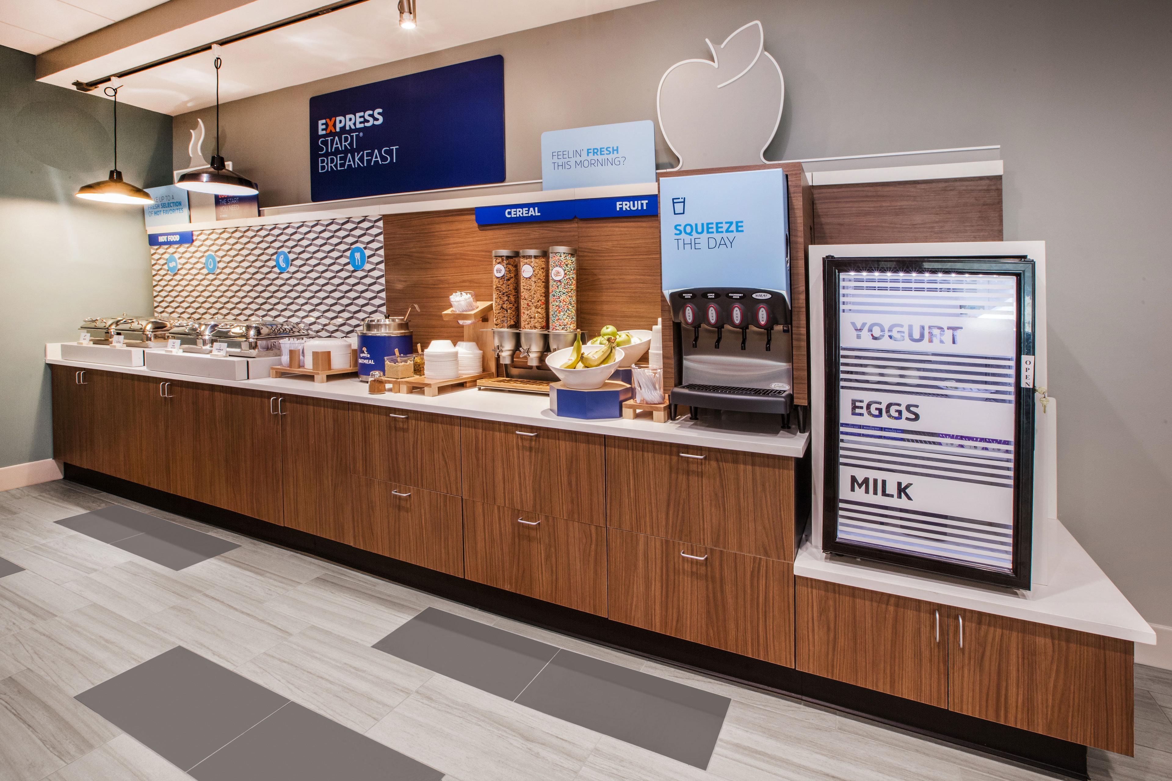 Holiday Inn Express Hotel & Suites Chesterfield - Selfridge Area By Ihg Bagian luar foto