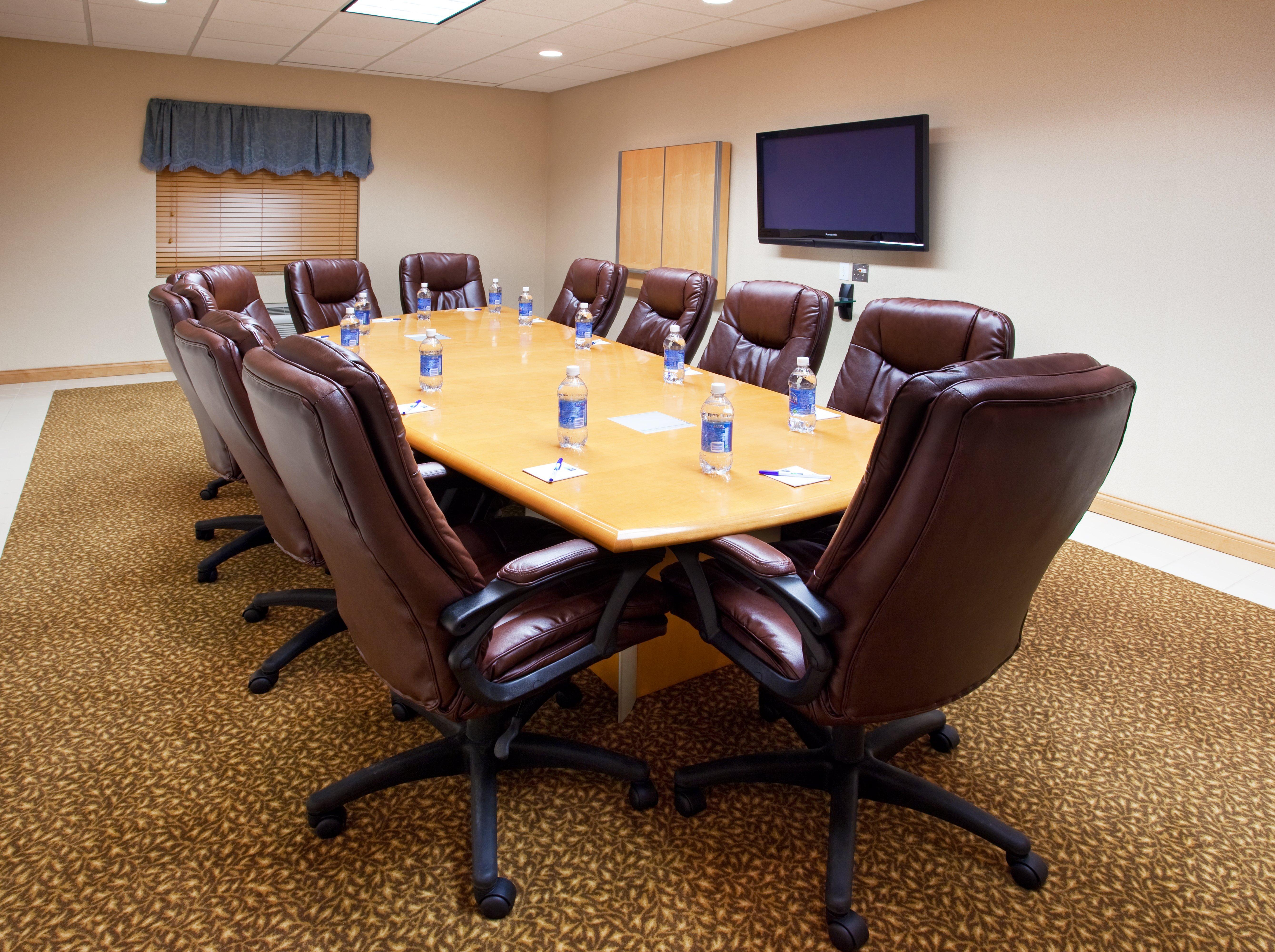 Holiday Inn Express Hotel & Suites Chesterfield - Selfridge Area By Ihg Bagian luar foto