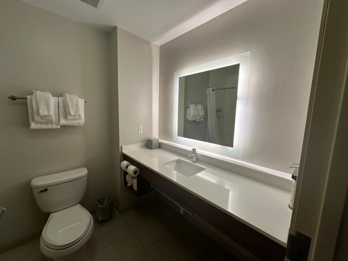 Holiday Inn Express Hotel & Suites Chesterfield - Selfridge Area By Ihg Bagian luar foto