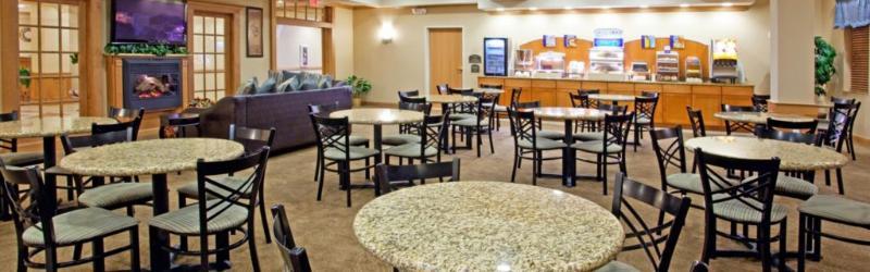 Holiday Inn Express Hotel & Suites Chesterfield - Selfridge Area By Ihg Bagian luar foto